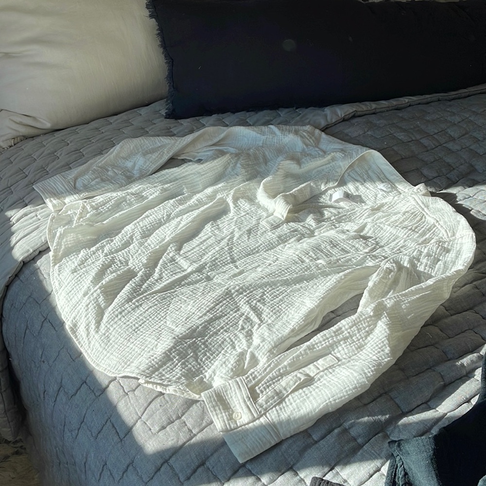 Gap textured gauze white pullover shirt-NWT